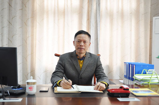 1542332244440656.jpg 總經理謝英華1.jpg